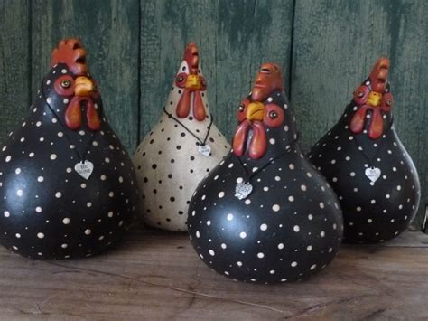 Polka Dot Gourd Hens With Heart Pendant In Ht Painted