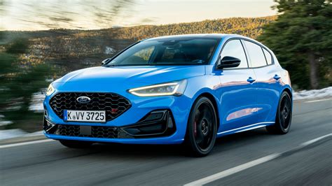 Ford Focus ST Review 2025 | Top Gear