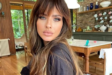 La China Suárez compartió fotos en bikini y dejó un importante mensaje sobre las estrías