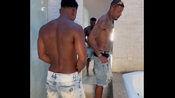 Dos Hombres Heterosexuales Negros Bien Dotados En El Jacuzzi Del Motel Xvideos