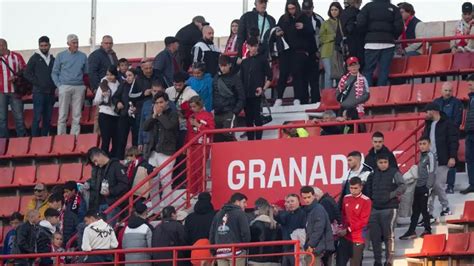 Granada Vs Athletic Es Suspendido Por Muerte De Un Aficionado Por Un