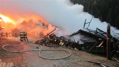 Feuerwehr Fand Verkohlte Leiche