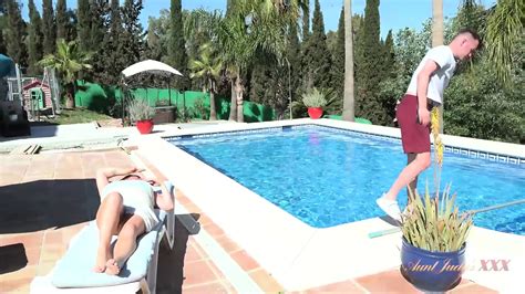 Chubby Milf Jojo Fucks The Pool Boy Jojo Robinson