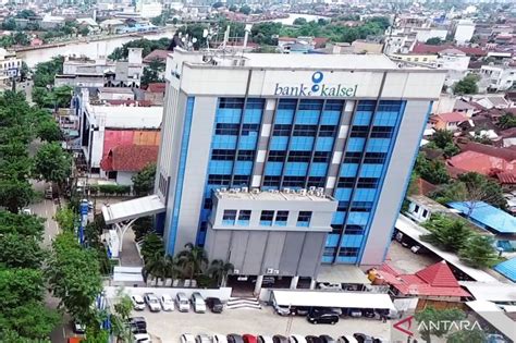 Kantor Cabang Utama Bank Kalsel Di Renovasi Layanan Tetap Berjalan