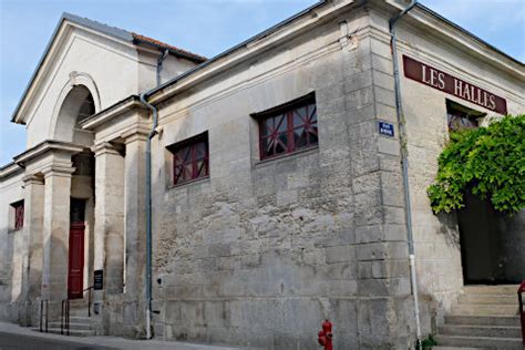 pons france travel guide  tourism attractions  sightseeing