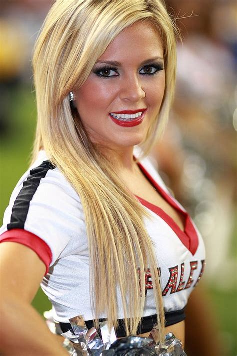 Falcons Cheerleader Cheerleader Girl Hottest Nfl Cheerleaders Hot Cheerleaders