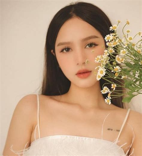 Hot girl 10x khoe đường cong gợi cảm vì hình xăm siêu nhỏ Người đẹp Việt Giải Trí