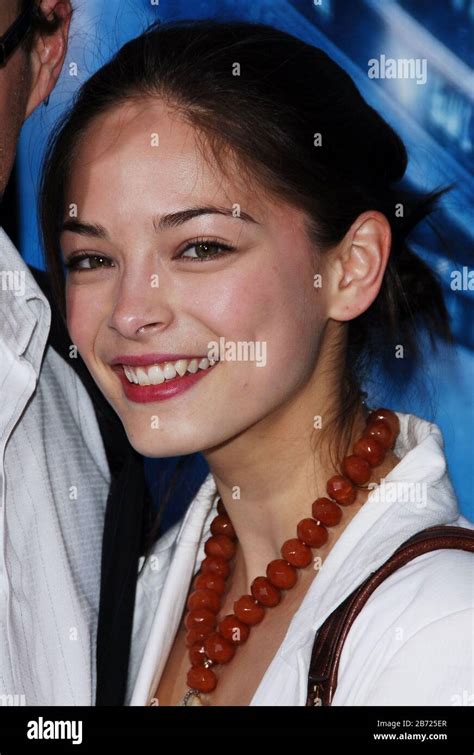 Red Carpet Retro Kristin Kreuk Hi Res Stock Photography And Images Alamy