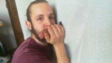 Glory Hole At The Service Of The Gay Hunks PORNDROIDS