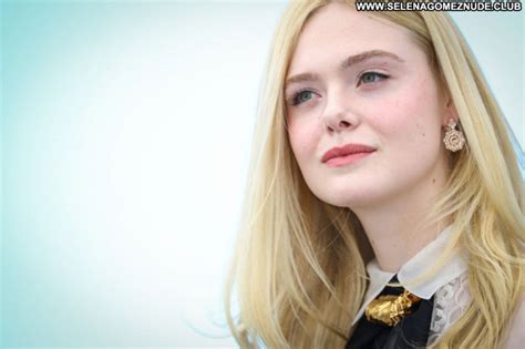 Elle Fanning Beautiful Sexy Celebrity Posing Hot Babe Famous And Uncensored