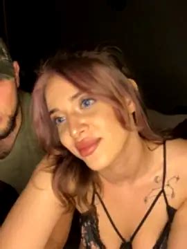 FoxyySexyy Naked Stripping On Cam For Live Sex Video Chat CamStripper