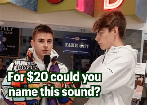 I ragazzi etero riconoscono il suono della notifica di Grindr Il video è virale Gay it