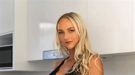 Woman Who Had Sex With People In A Year Sets Herself A New Dating Challenge Mirror Online