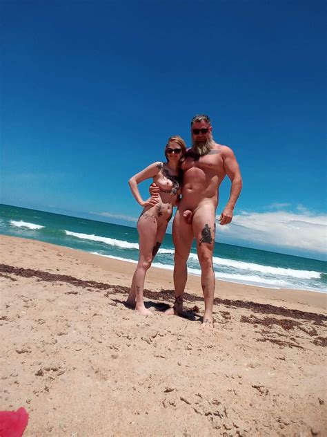 Nude Beach Couples Pics Public Nudity And Flashing FlashingJungle