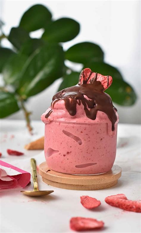 Strawberry Frozen Yogurt The Conscious Plant Kitchen