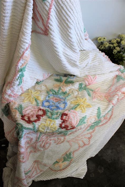 Vintage 1950s Chenille Bedspread Or Blanket Full Or Queen Size Toadstool Farm Vintage