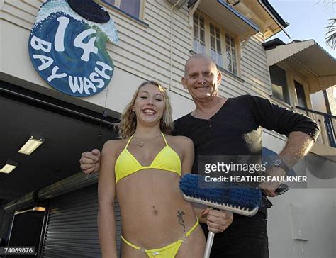 10 Hot Sexy Heather Armstrong Bikini Pics