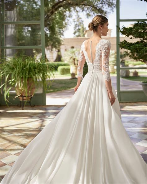 27 Boho Chic Wedding Dress Ideas For Free-Spirited Brides (With 27