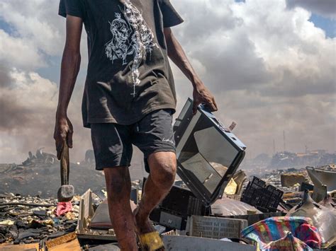 Stunning Photos Of A Vast E Waste Dumping Ground — And Those Who Make A