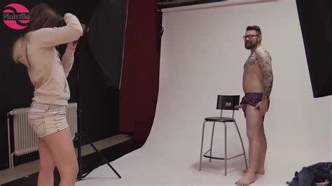 A Guy Arranges A Nude Photoshoot To Seduce And Fuck Sexy Photographer Chick Photos