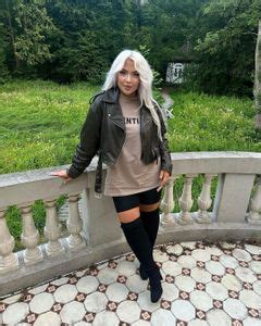 8 Hot Sexy Adelina Dalevska Bikini Pics