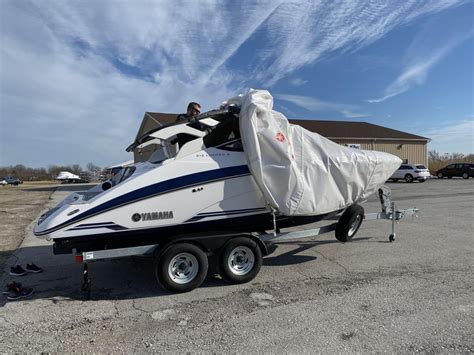 Ship A 21ft Yamaha Jet Boat On Trailer To Fairhope Uship