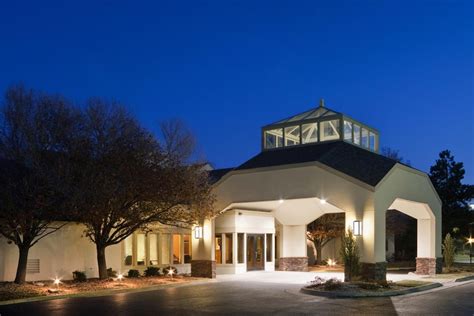 Endeavor Inn and Suites Topeka, Kansas, US - Reservations.com