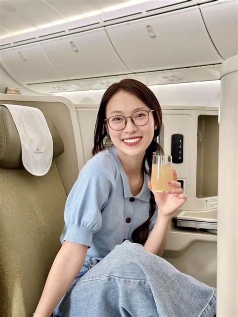 I M U T C Ngo I H Nh C A Hot Girl Th Ti Ng G Y B T Ng