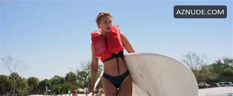 LAUREN E HUBBARD Nude AZNude