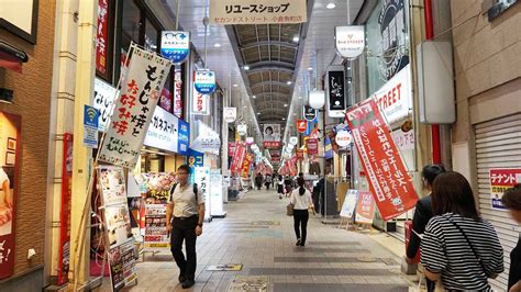 北九州市小倉の魅力がぎっしり！ 歴史あるアーケード「魚町銀天街」を歩く｜暮らし方から物件探し