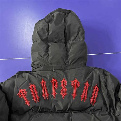 Trapstar Jacke Trapstar New Red Label Schwarzer Baumwollmantel Mit