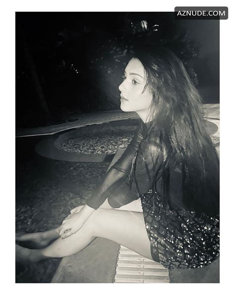 Mallika Singh Hot Sexy Bold Pics Collection AZNude