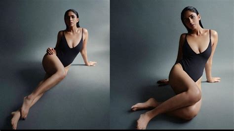 Mrunal Thakur न पहल बर Bikini म दखय Hot अवतर Photos न इटरनट पर मचई हलचल DNA HINDI