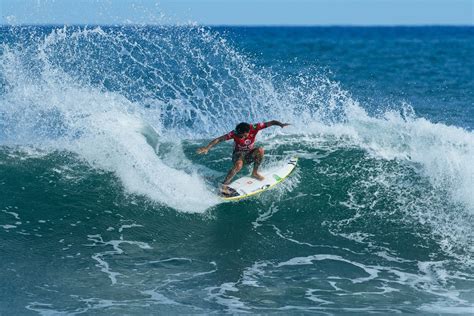 Filipe Toledo é o Brasil no El Salvador Pro SURF HARDCORE
