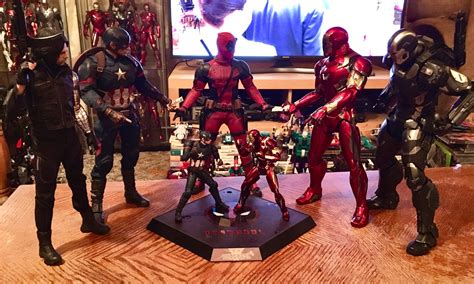 Posed Th Scale Hot Toys Sideshow More TFW The Boards