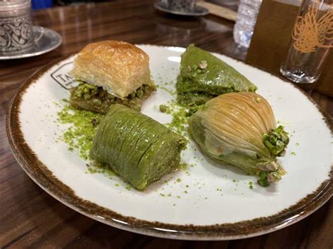 Топ-10 турецких сладостей: что стоит попробовать в Турции