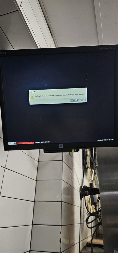 Windows be like : r/McDonaldsEmployees