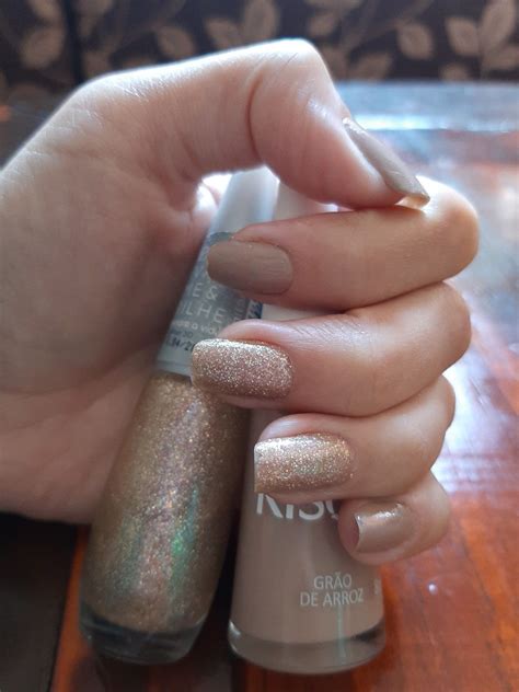 Unhas Nude E Dourado Nails Nail Polish Polish