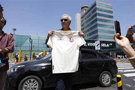 Universitario De Deportes Jorge Fossati Llegó A Lima Para Ser Nuevo