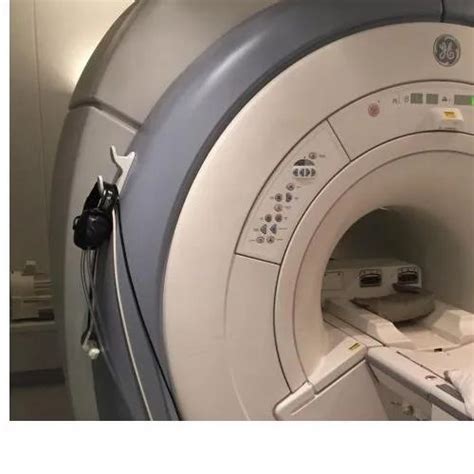 Refurbished GE Signa HDxT 1 5 T MRI Machine Machine Type Closed At