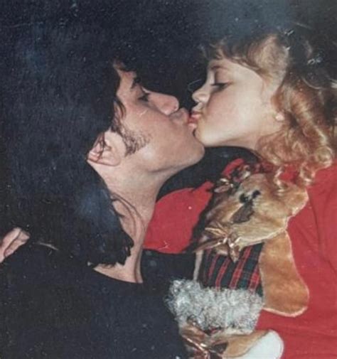 Jodie Sweetin Shares Throwback Photos from Season 1 of Full House