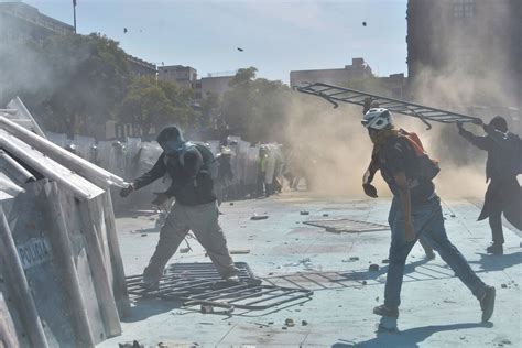 Protest in Mexico inspired by Gen Z movement draws older gov’t critics