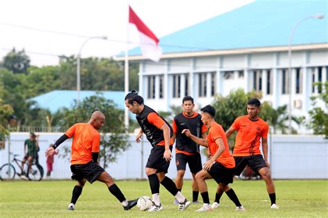 Latihan Persija Jakarta Mendadak Dihentikan