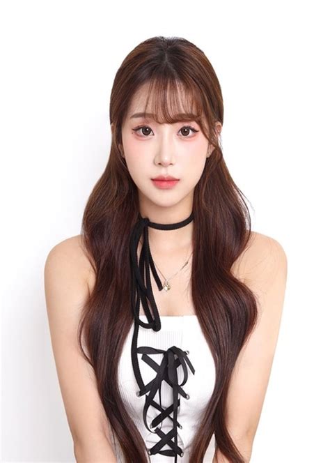 Hot girl gây sốt nhờ nhan sắc đẹp như người mẫu AI