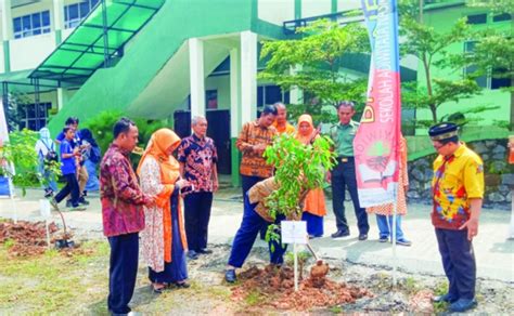 Slogan Tentang Lingkungan Sekolah Adiwiyata Sketsa