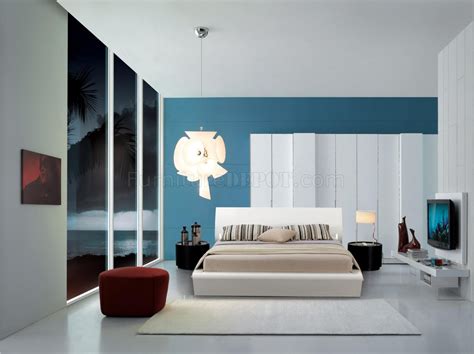 White Modern Bedroom Set w/Platform Bed, Lights & Nightstands