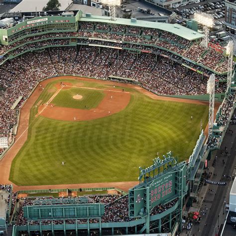 Fenway Park Visitor Guide: Essential Tips for Game Day 18