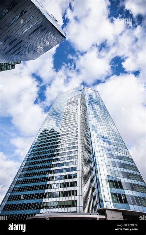 Euler Hermes Headquarters Skyscraper Of La Défense Europe´s Largest