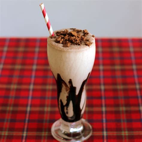 Milk Shake De Biscoito Calda De Chocolate Pitadinha