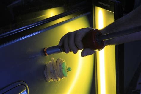 Удаление вмятин без покраски своими руками